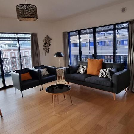 Bel Appartement Contemporain Avec Terrasse Climatisation Et Parking Payant En Option Straßburg Exterior foto