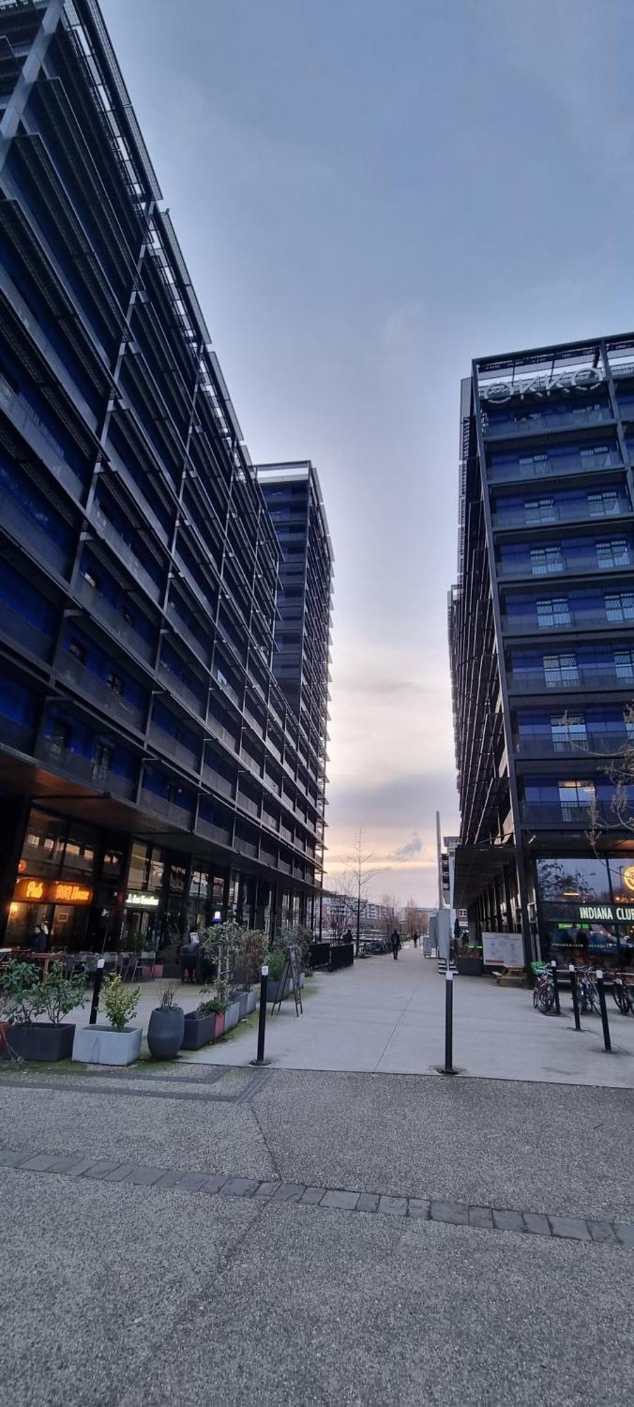 Bel Appartement Contemporain Avec Terrasse Climatisation Et Parking Payant En Option Straßburg Exterior foto