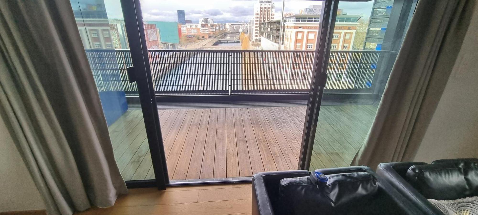 Bel Appartement Contemporain Avec Terrasse Climatisation Et Parking Payant En Option Straßburg Exterior foto